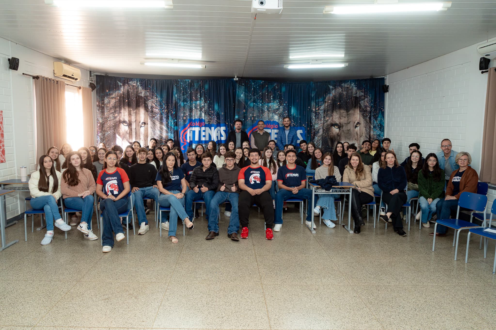 Projeto Câmara Vai à Escola chega ao Colégio Atenas e elege seu representante estudantil