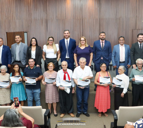 Sessão Solene em homenagem aos Idosos