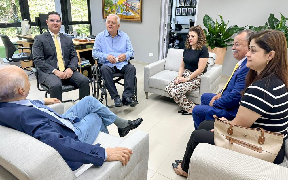 https://www.camarachapadaodosul.ms.gov.br/uploads/gallery/1165/1748023010.JPG